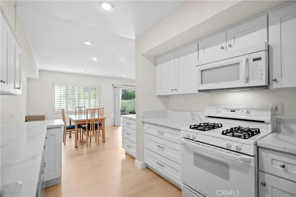 Additional image 45 of 395 S Oakland Avenue Unit 104, Pasadena, CA 91101