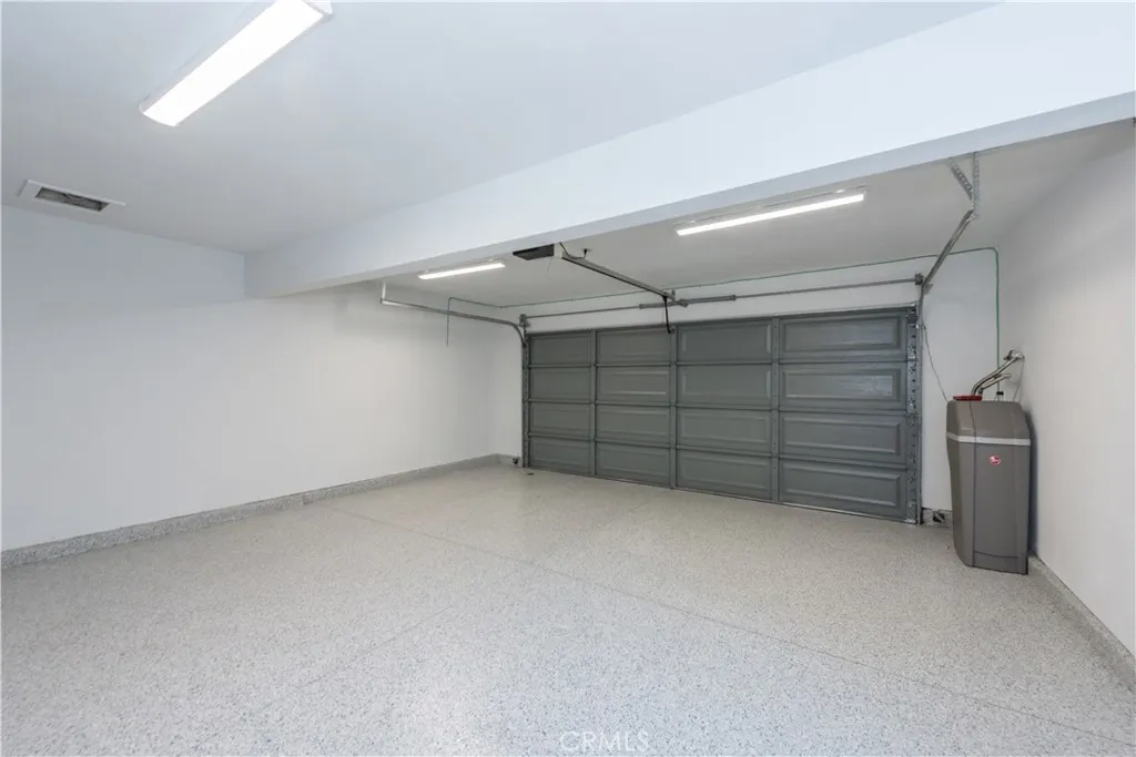 Additional image 52 of 39 Cape Cod, Irvine, CA 92620