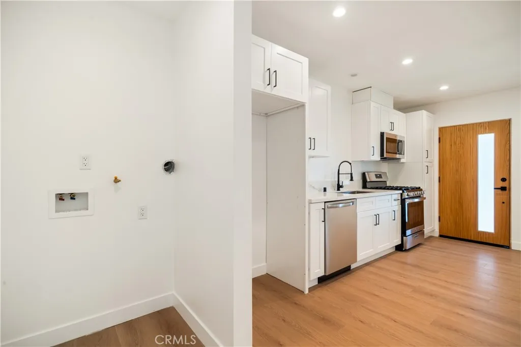 Additional image 35 of 6935 Jellico Avenue, Lake Balboa, CA 91406