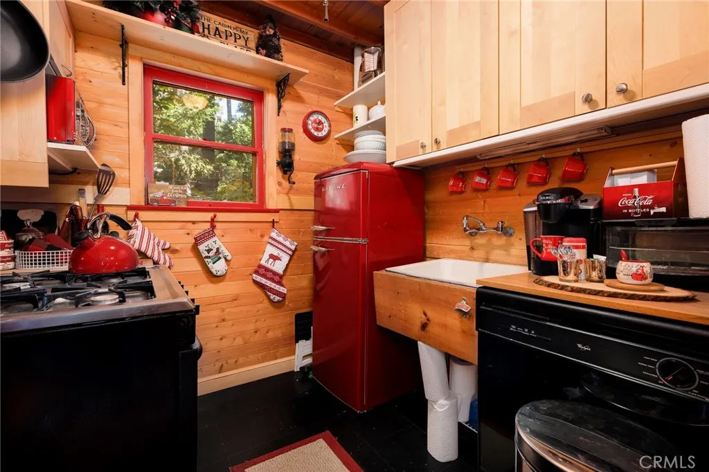 Additional image 11 of 529 West Victoria Court, Lake Arrowhead, CA 92352