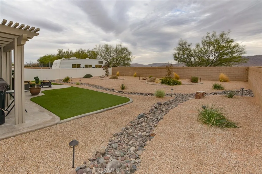 Additional image 108 of 14159 Fresian Avenue, Apple Valley, CA 92307