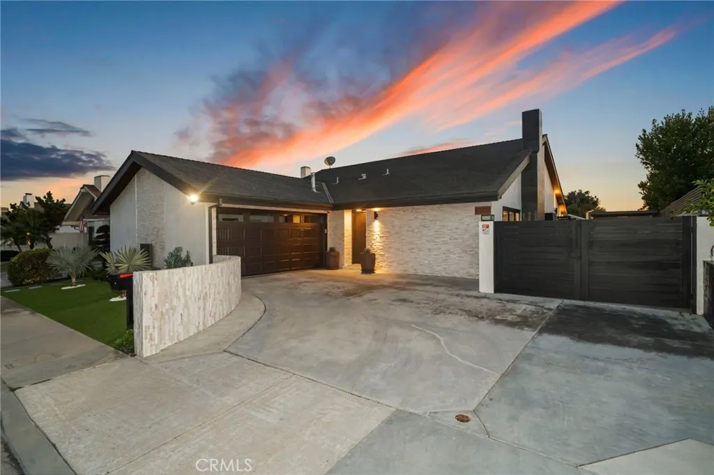 Property image for 985 Begonia Avenue, Costa Mesa, CA 92626