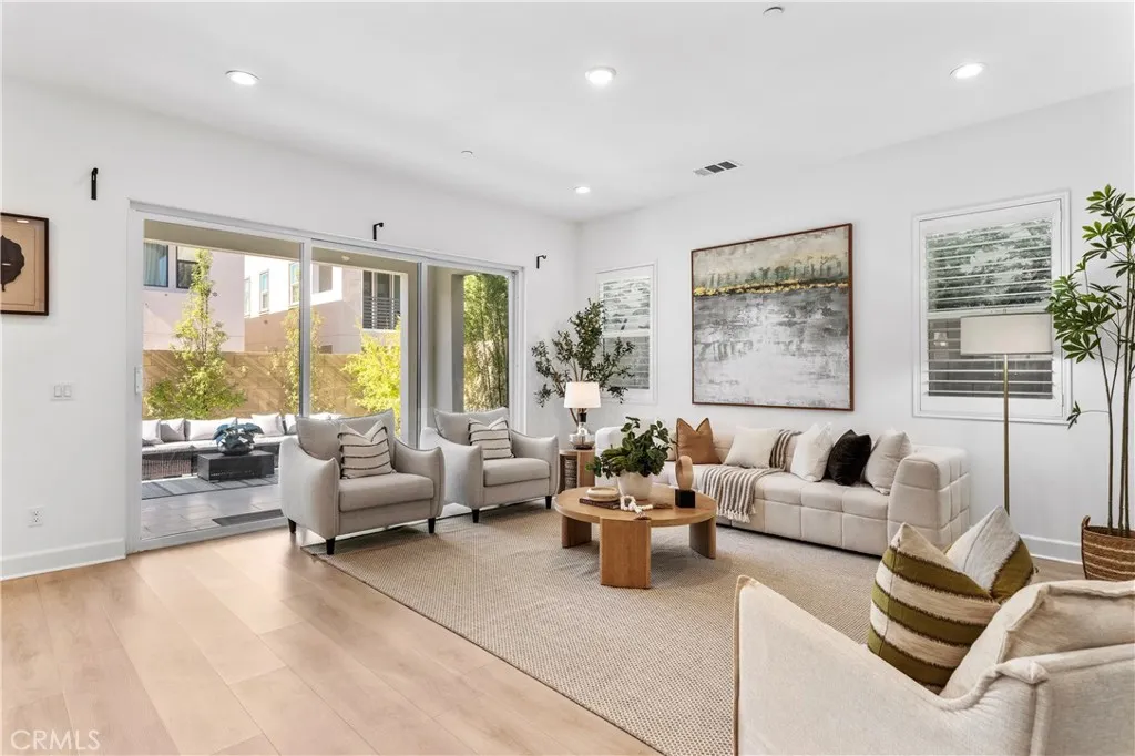 Additional image 38 of 105 Shear, Irvine, CA 92618