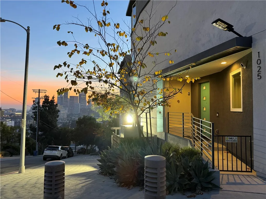 Additional image 3 of 1025 White Knoll, Los Angeles, CA 90012