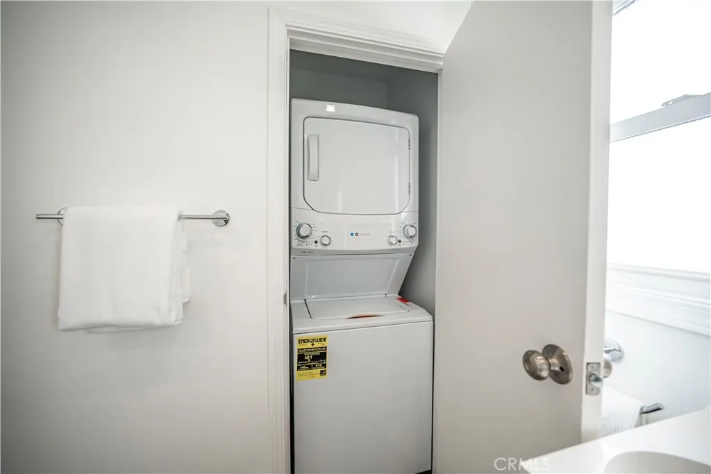 Additional image 33 of 108 Roycroft Avenue, Long Beach, CA 90803