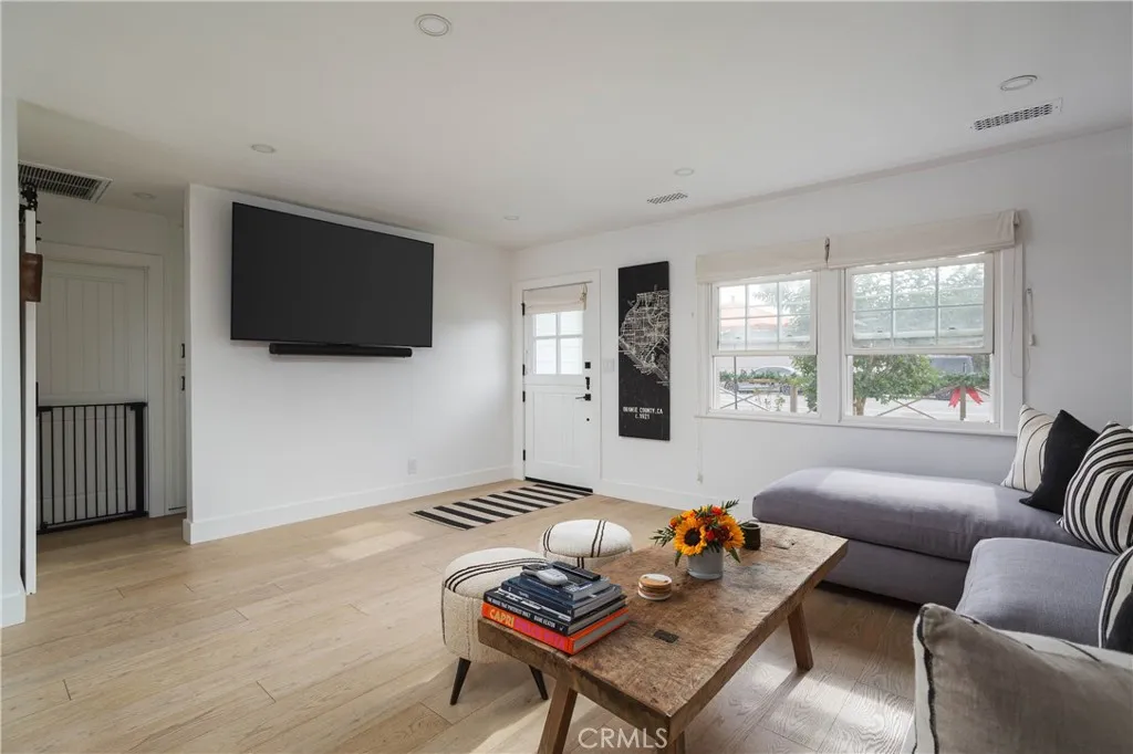 Additional image 46 of 394 E 20th St, Costa Mesa, CA 92627