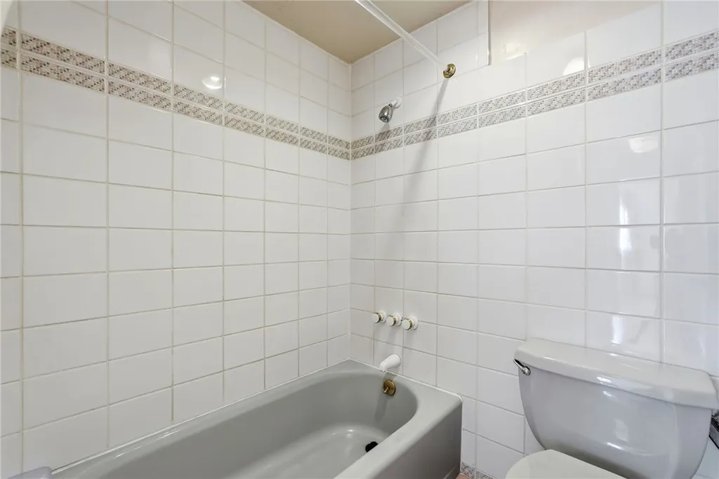 Additional image 24 of 871 S Lucerne Blvd Unit 2, Los Angeles, CA 90005