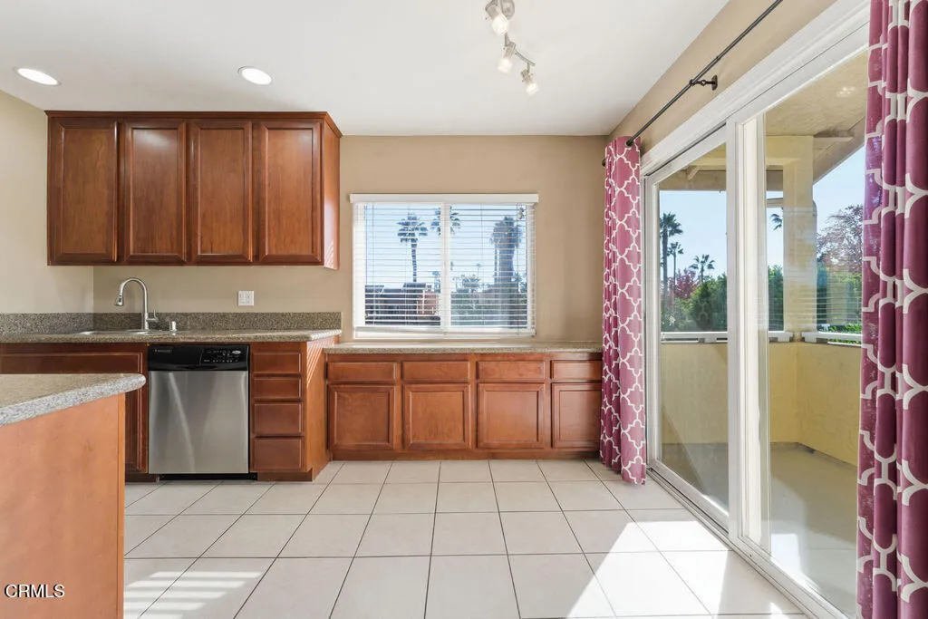 Additional image 11 of 1912 Diamond Street Unit 4, San Diego, CA 92109