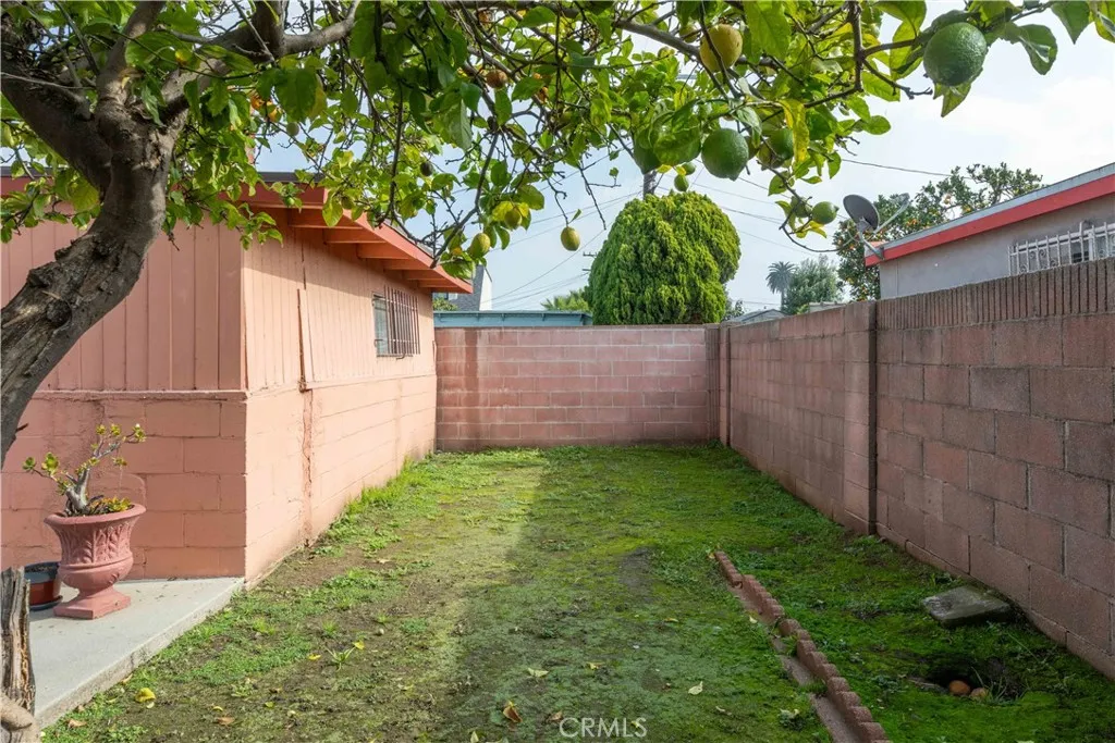 Additional image 102 of 2040 W 82nd Street, Los Angeles, CA 90047