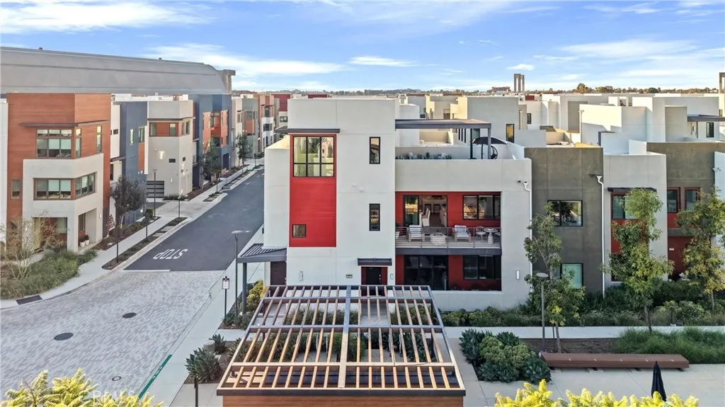 Additional image 104 of 419 Transport, Tustin, CA 92782