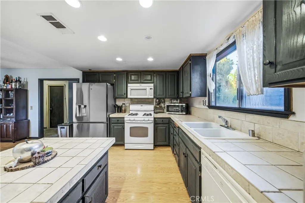 Additional image 54 of 42290 Mayberry Avenue, Hemet, CA 92544