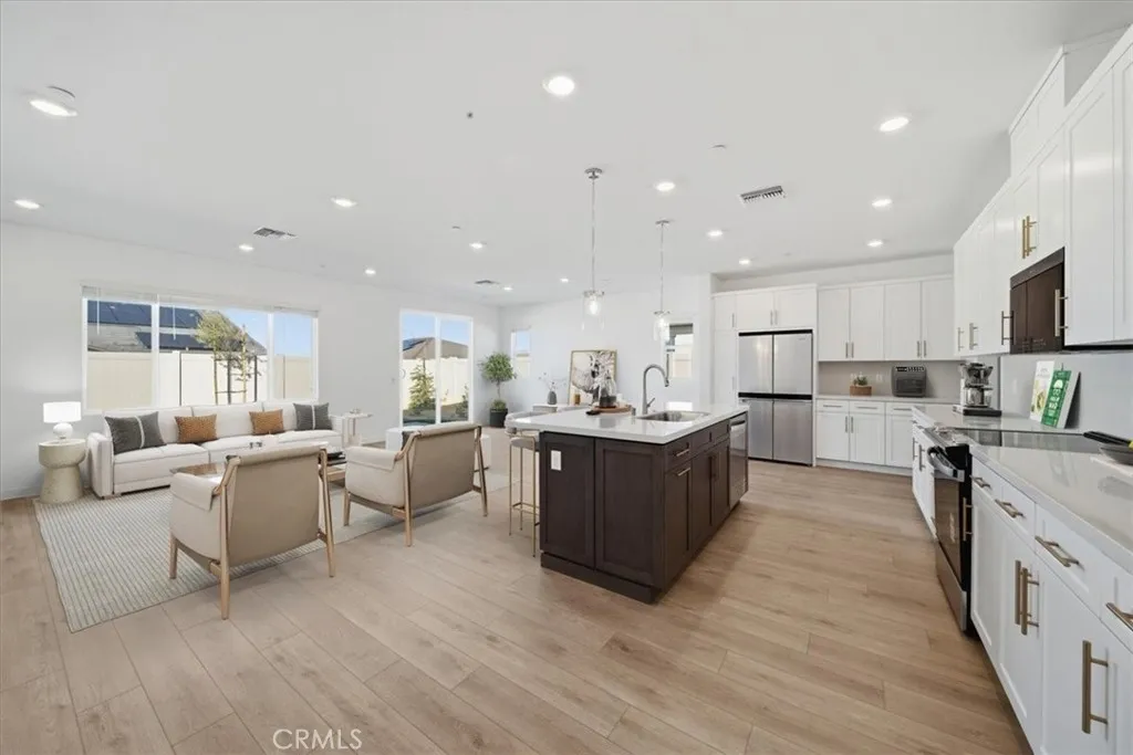 Additional image 10 of 3211 E Avenue J-4, Lancaster, CA 93535