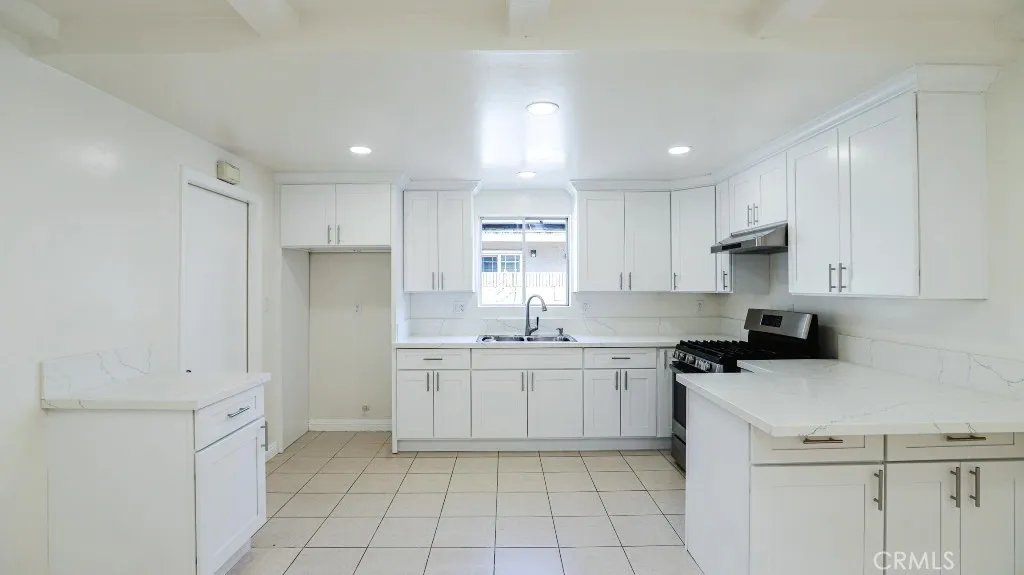 Additional image 2 of 2910 W Cubbon St, Santa Ana, CA 92704