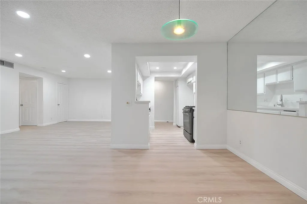 Additional image 14 of 460 Oak Street Unit 201, Glendale, CA 91204