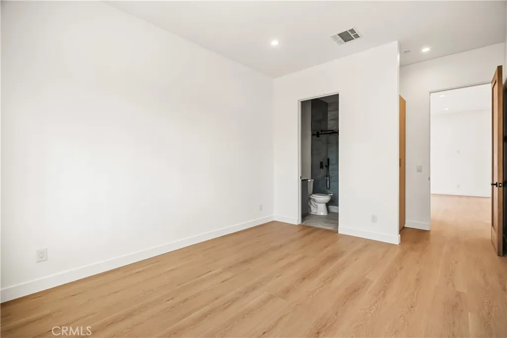 Additional image 69 of 6935 Jellico Avenue, Lake Balboa, CA 91406