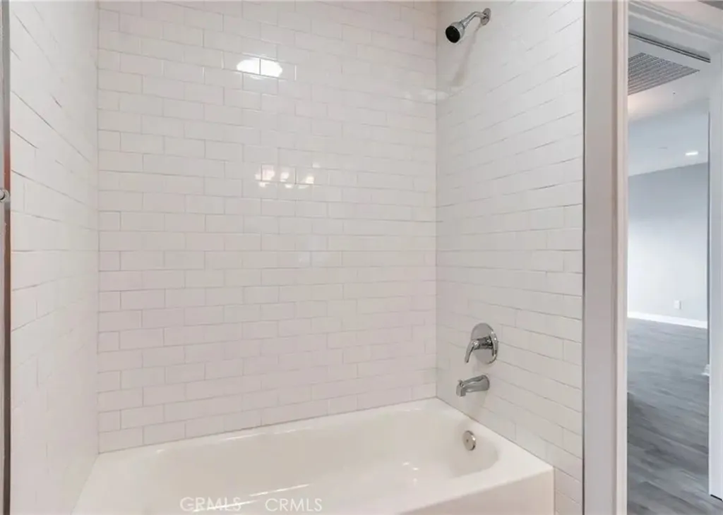 Additional image 17 of 450 E 4th St Unit 221, Santa Ana, CA 92701