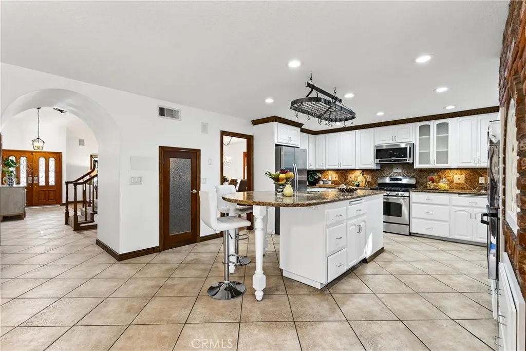 Additional image 75 of 663 Lausinda Avenue, Long Beach, CA 90803