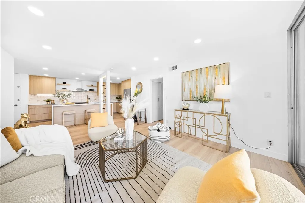 Additional image 62 of 1550 N Laurel Avenue N Unit 203, Los Angeles, CA 90046