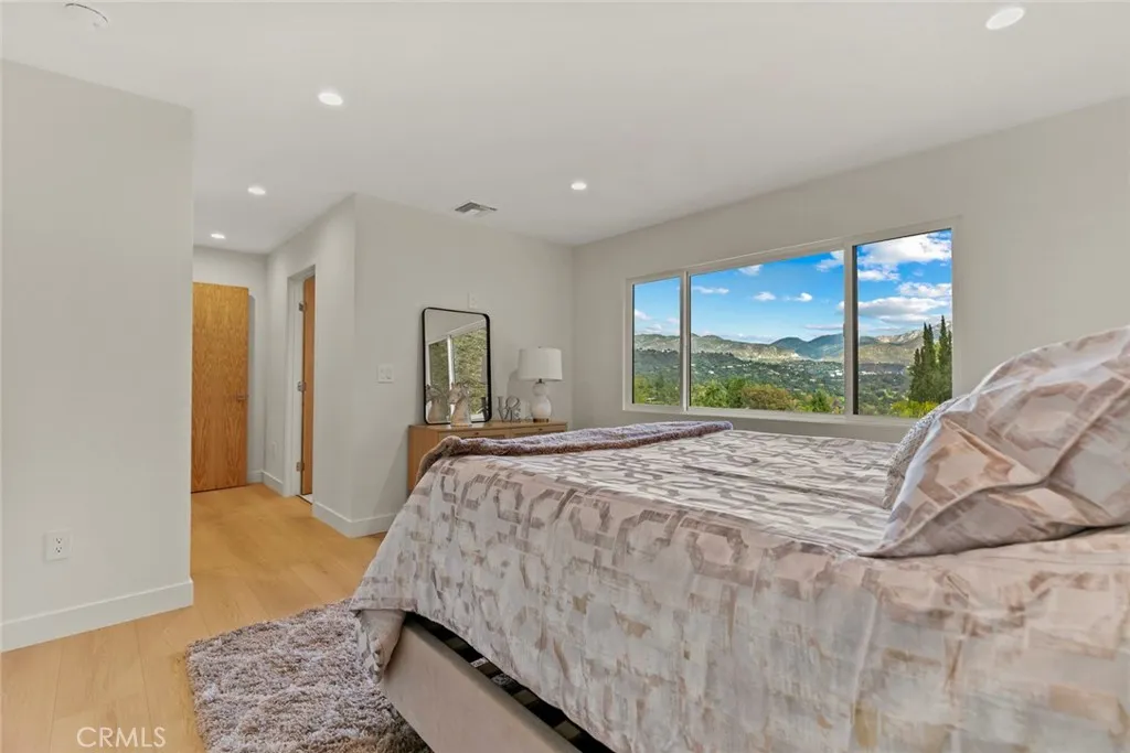 Additional image 101 of 981 Glen Oaks Blvd, Pasadena, CA 91105