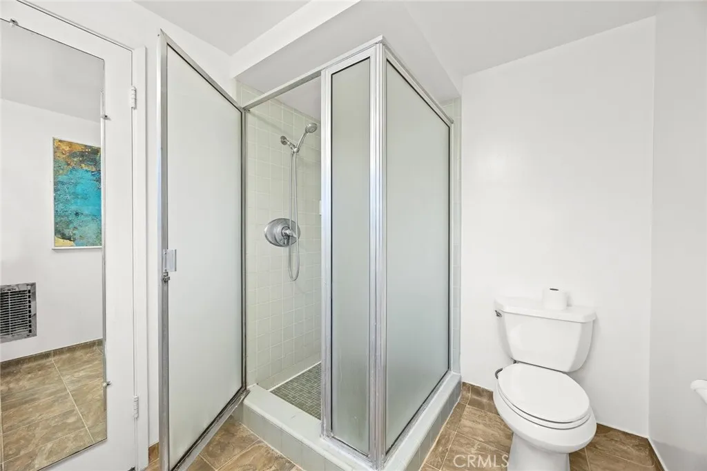 Additional image 18 of 924 S Orange Grove Blvd Unit D, Pasadena, CA 91105