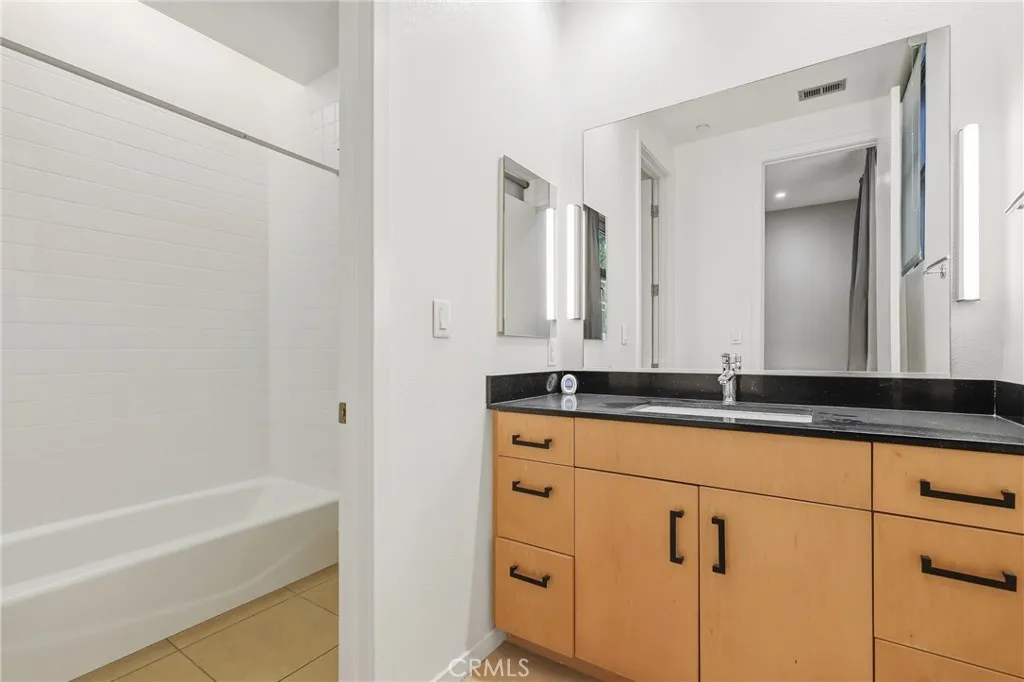 Additional image 52 of 133 The Promenade N Unit 118, Long Beach, CA 90802