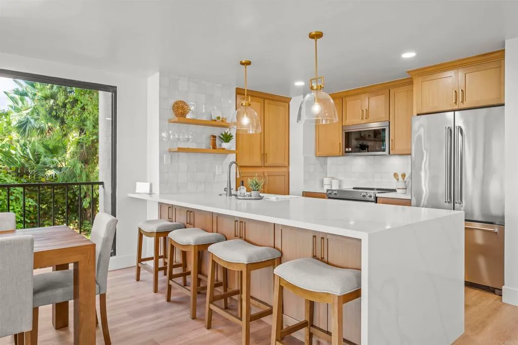 Additional image 2 of 2500 Torrey Pines Rd Unit 305, La Jolla, CA 92037