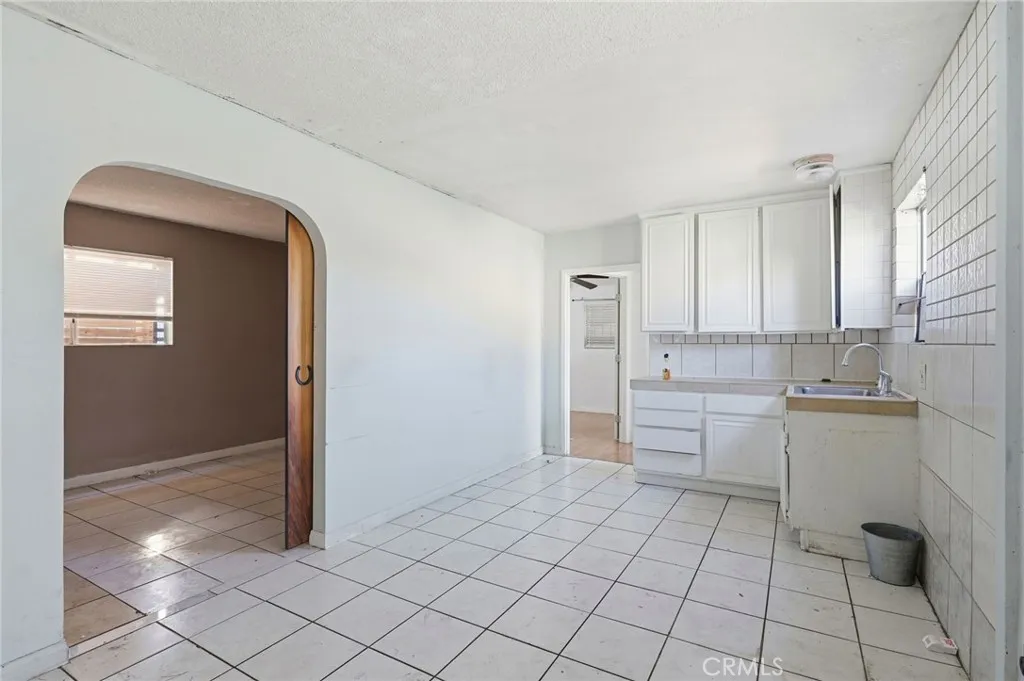 Additional image 19 of 1128 7th St, San Fernando, CA 91340
