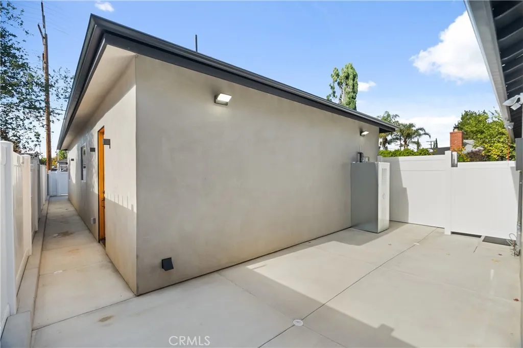 Additional image 128 of 6935 Jellico Avenue, Lake Balboa, CA 91406