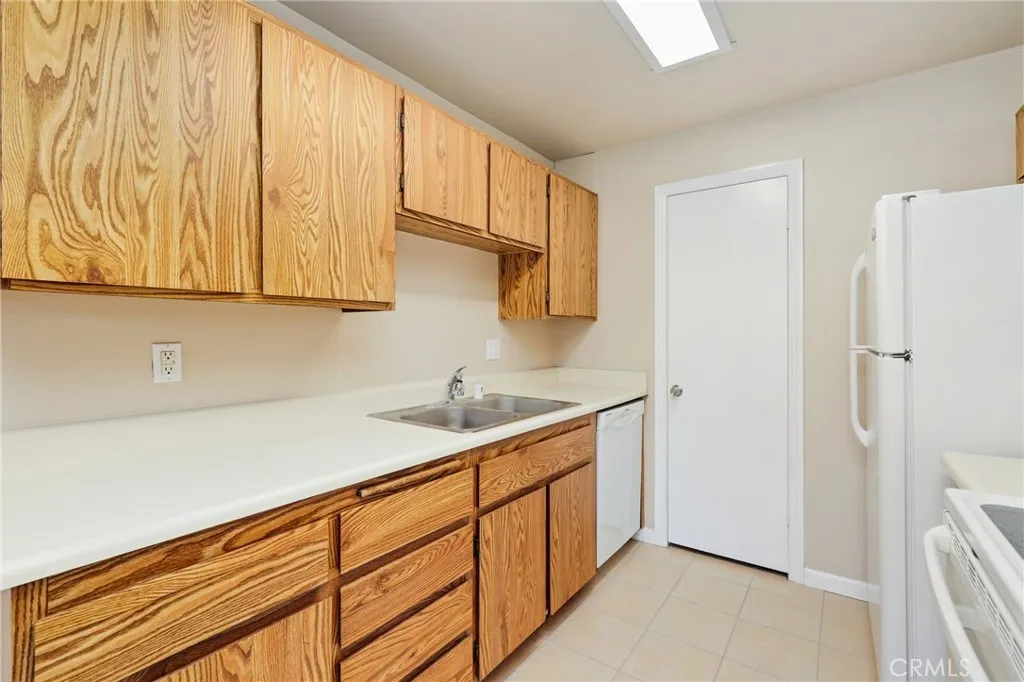 Additional image 14 of 1549 Border Avenue Unit G, Corona, CA 92882