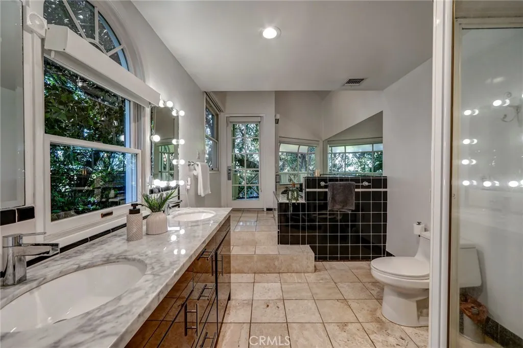 Additional image 71 of 11771 Laurelwood, Studio City, CA 91604