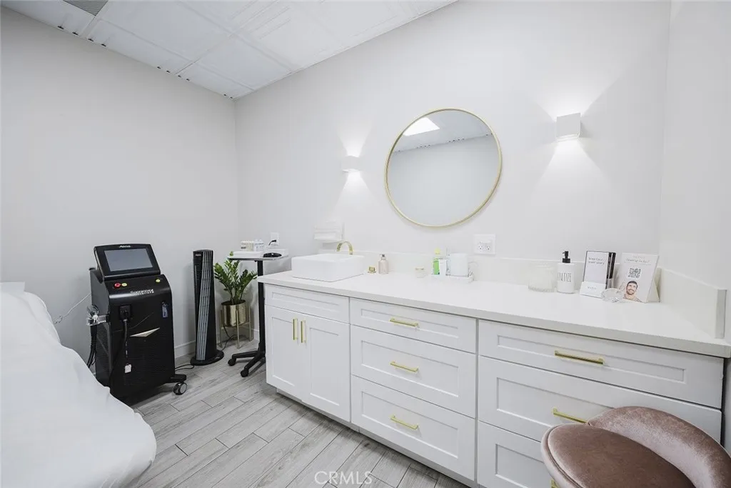 Additional image 38 of W Burbank Boulevard, Burbank, CA 91506