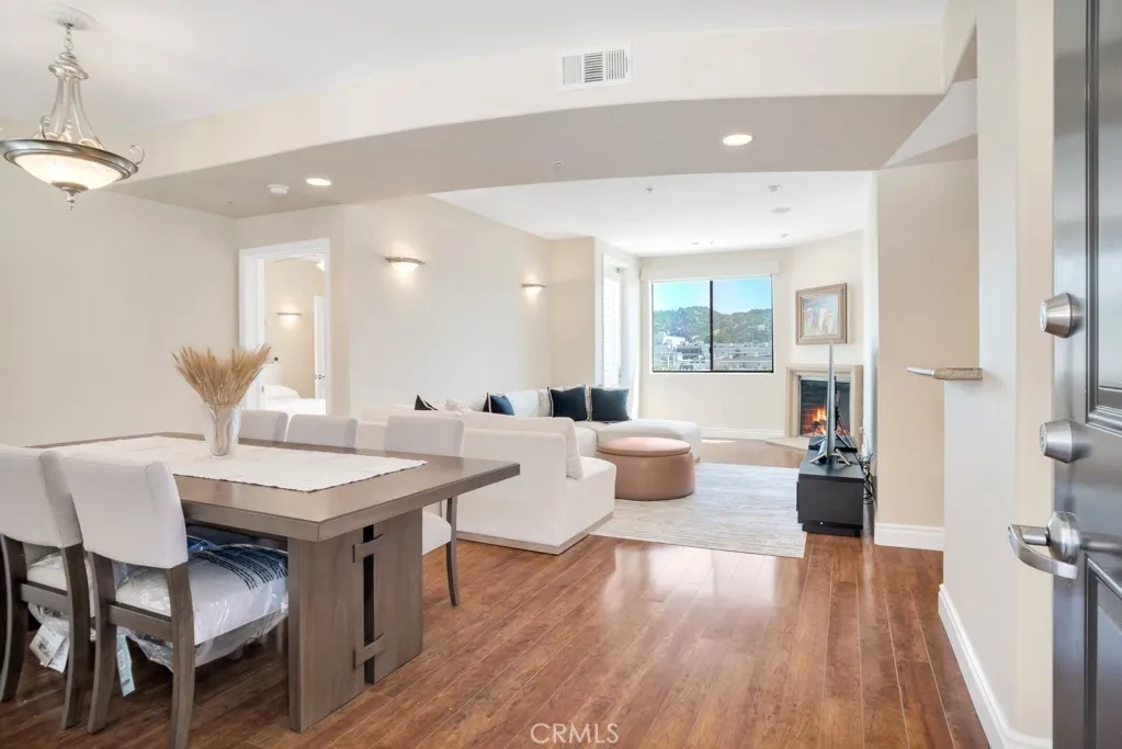 Additional image 53 of 4724 Kester Unit 410, Sherman Oaks, CA 91403