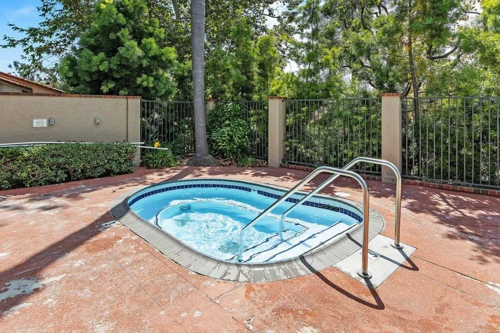 Additional image 33 of 7565 Charmant Dr Unit 512, San Diego, CA 92122