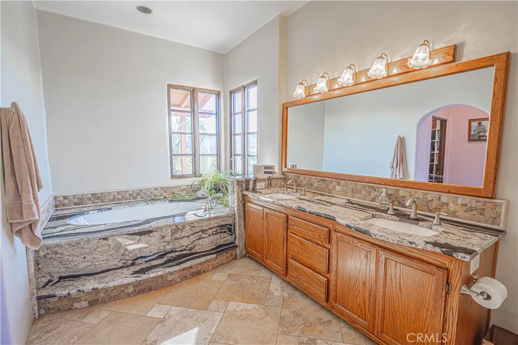 Additional image 32 of 9435 Hierba Rd, Agua Dulce, CA 91390