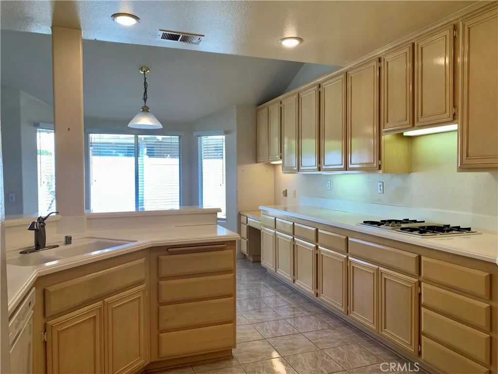 Additional image 10 of 1418 Las Colinas Ave, Banning, CA 92220