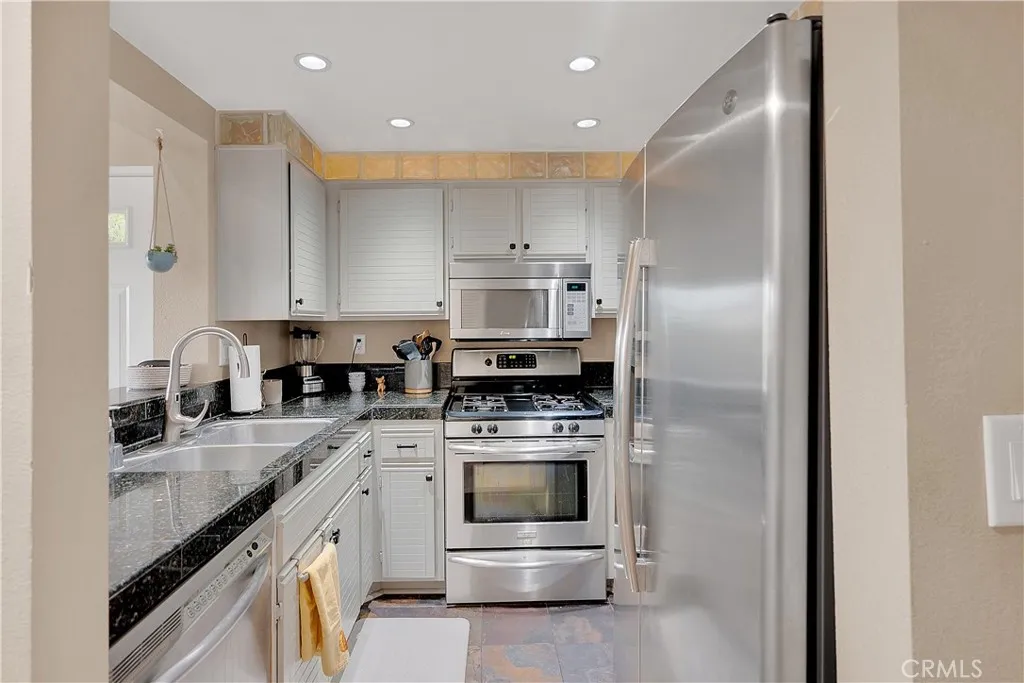 Additional image 50 of 24151 Del Monte Unit 348, Valencia, CA 91355