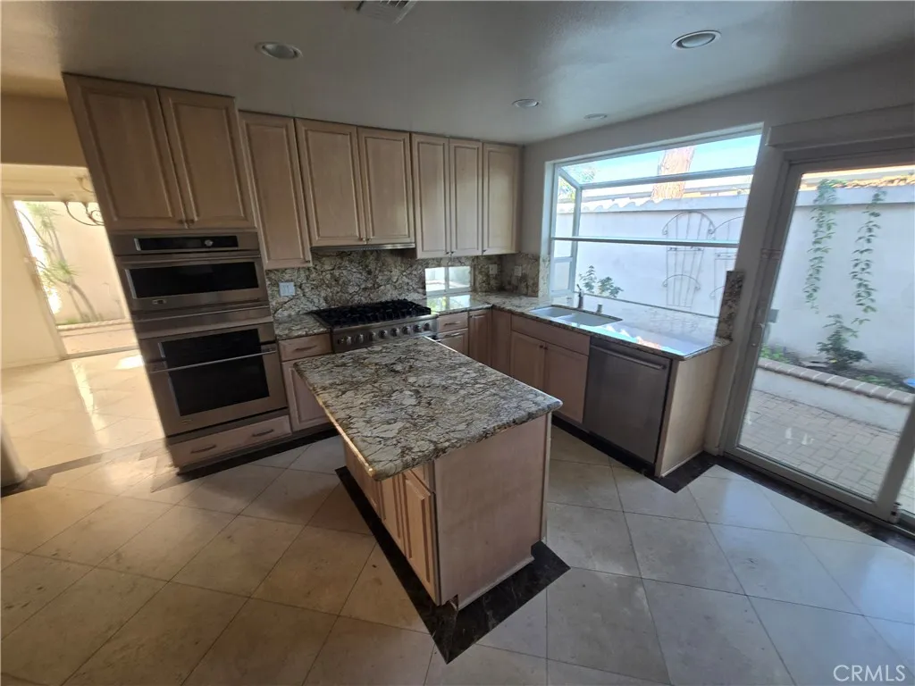 Additional image 7 of 18 Laconia, Irvine, CA 92614