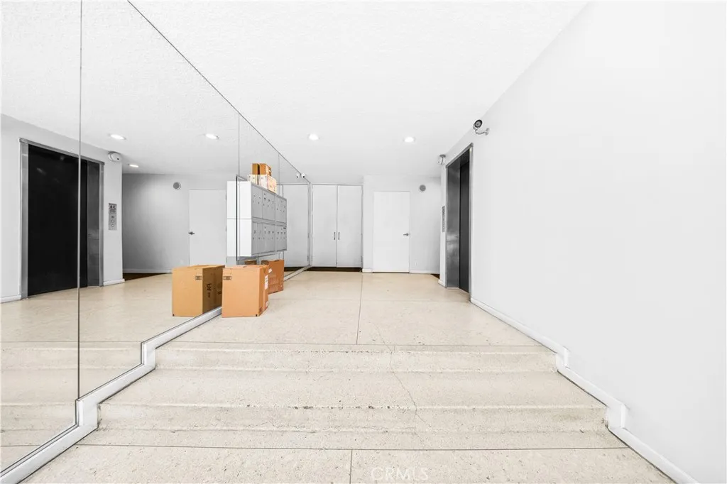 Additional image 43 of 1550 N Laurel Avenue N Unit 203, Los Angeles, CA 90046