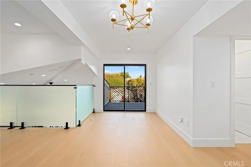 Additional image 15 of 110 S Irena Avenue Unit B, Redondo Beach, CA 90277