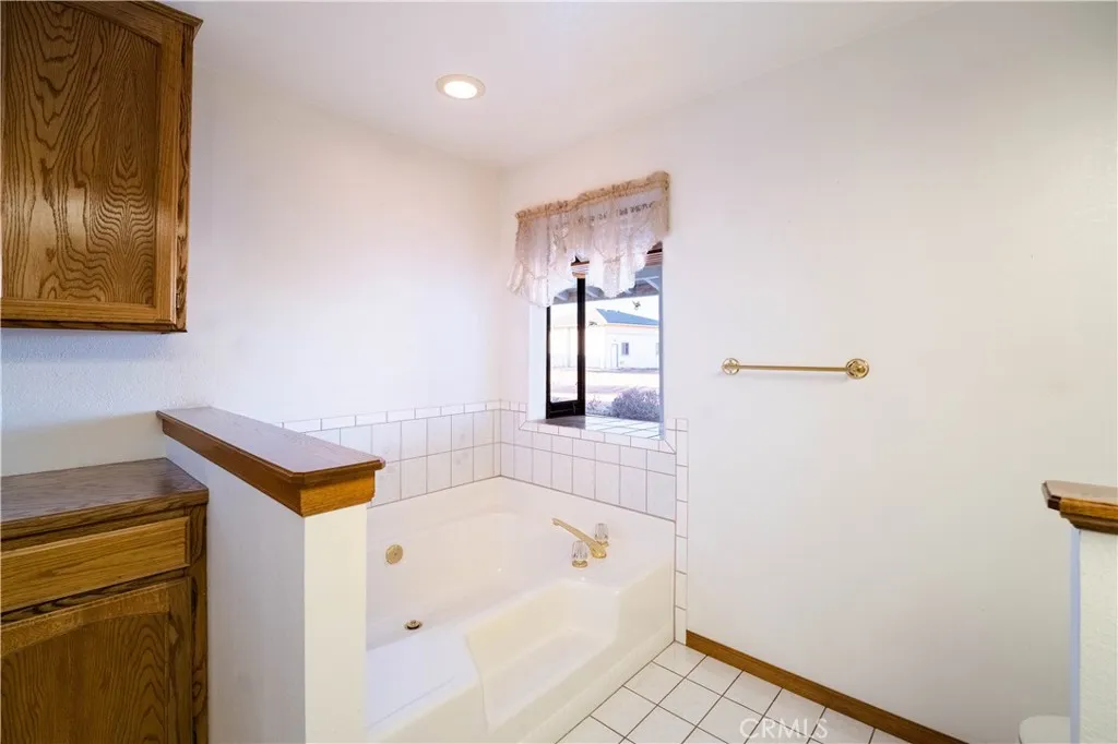 Additional image 25 of 14032 Tioga Street, Oak Hills, CA 92344