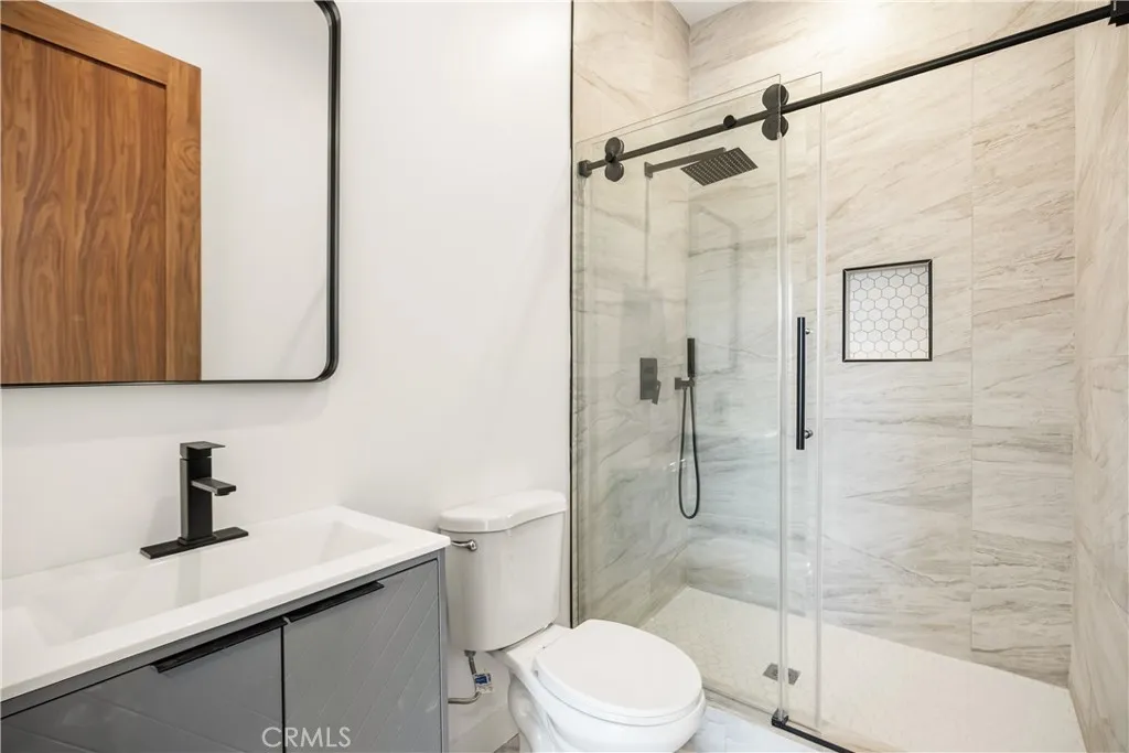 Additional image 144 of 6935 Jellico Avenue, Lake Balboa, CA 91406