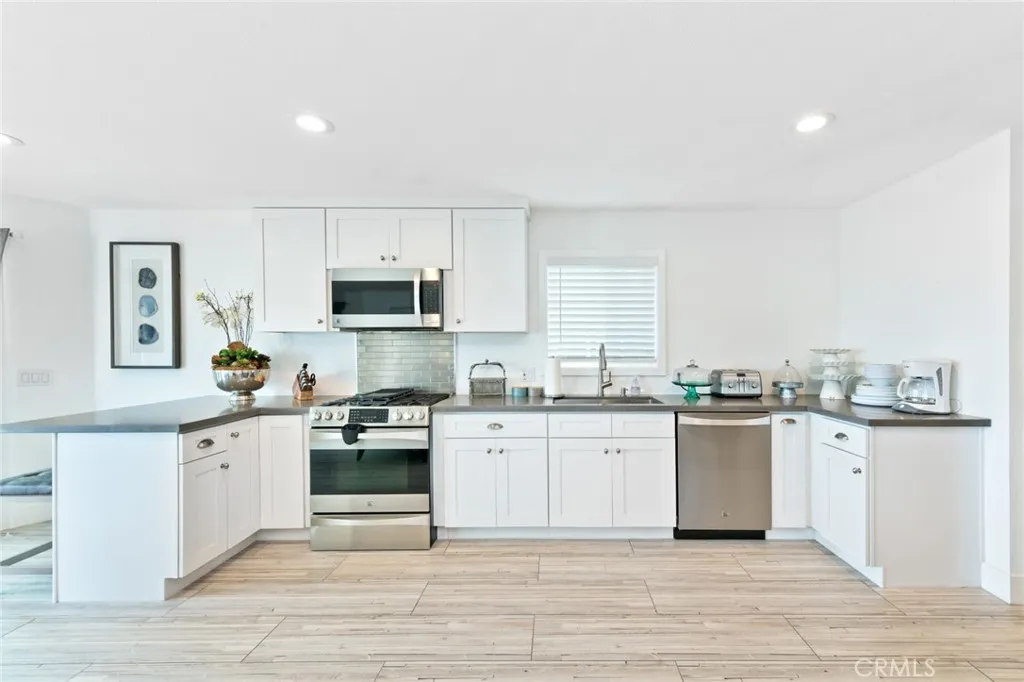Additional image 70 of 2212 W Oceanfront, Newport Beach, CA 92663