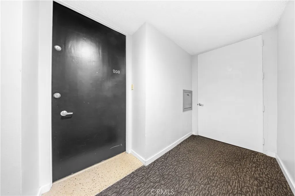 Additional image 91 of 1550 N Laurel Avenue N Unit 203, Los Angeles, CA 90046