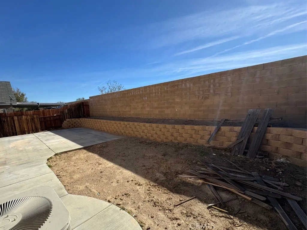 11913 Pepperwood St, Victorville, CA 92392