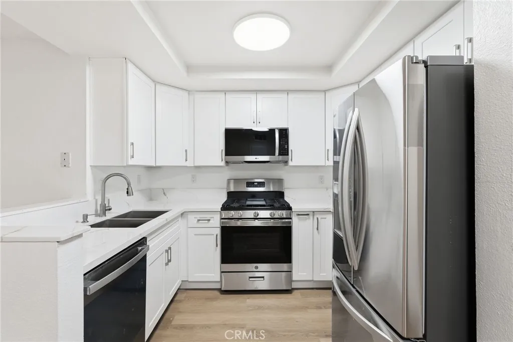 Additional image 43 of 15511 Sherman Way Unit 19, Van Nuys, CA 91406