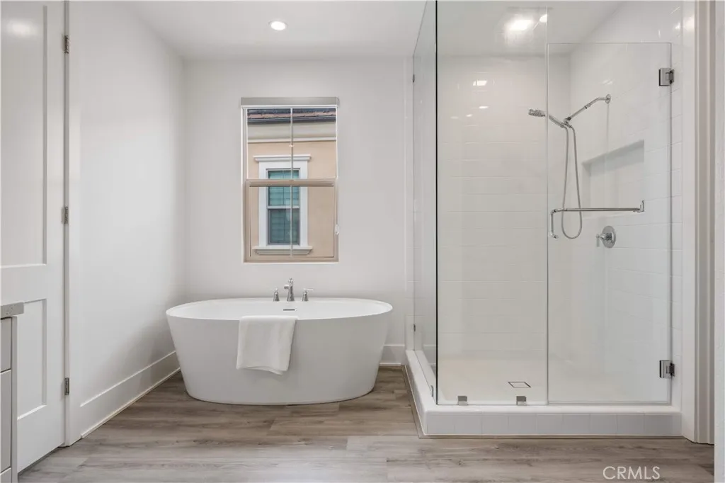 Additional image 17 of 59 Longchamp, Irvine, CA 92602