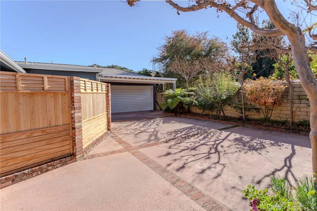 Additional image 50 of 1724 Sombra Drive, Glendale, CA 91208