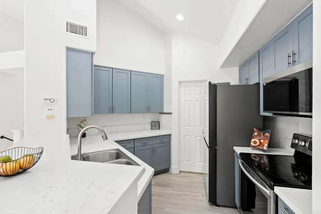 Additional image 39 of 7215 Calabria Ct Unit 74, San Diego, CA 92122