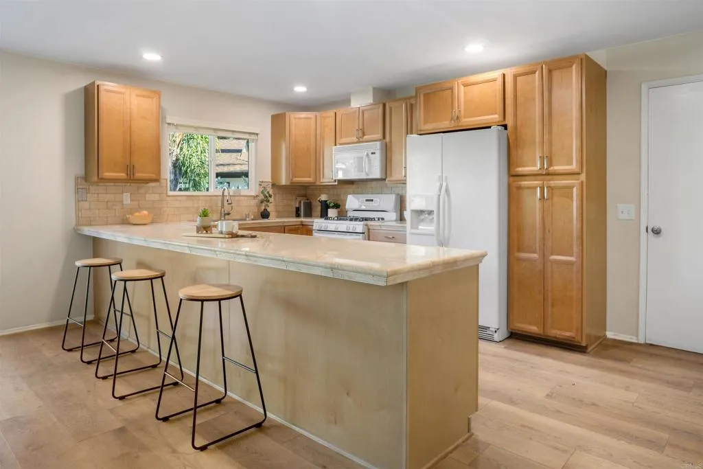 Additional image 36 of 1227 Dolphin Circle, Vista, CA 92084