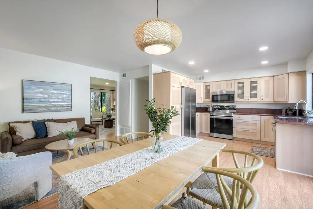 Additional image 3 of 2517 Via Astuto, Carlsbad, CA 92010